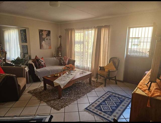 2 BEDROOM TOWNHOUSE FOR SALE IN HEIDERAND